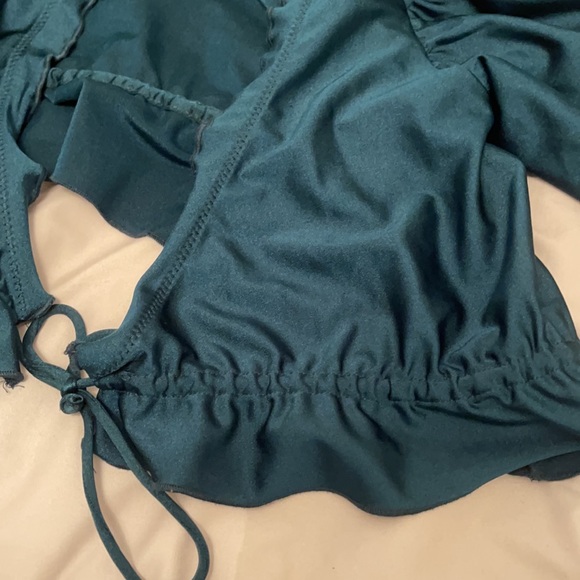 Emerald Blouse - Open in front with bow - Picture 4 of 5